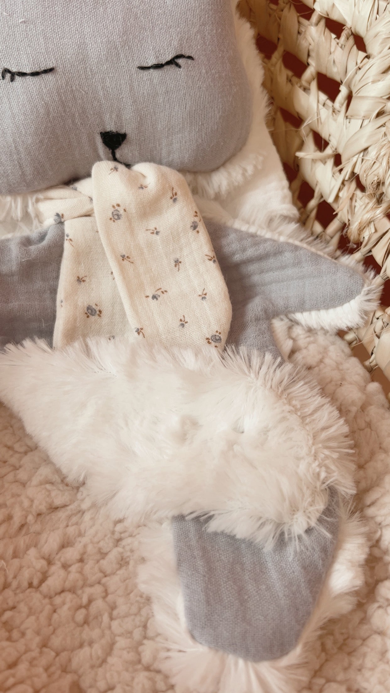 Doudou plat renard en fausse fourrure écru et gaze de coton uni certifié Oeko-tex