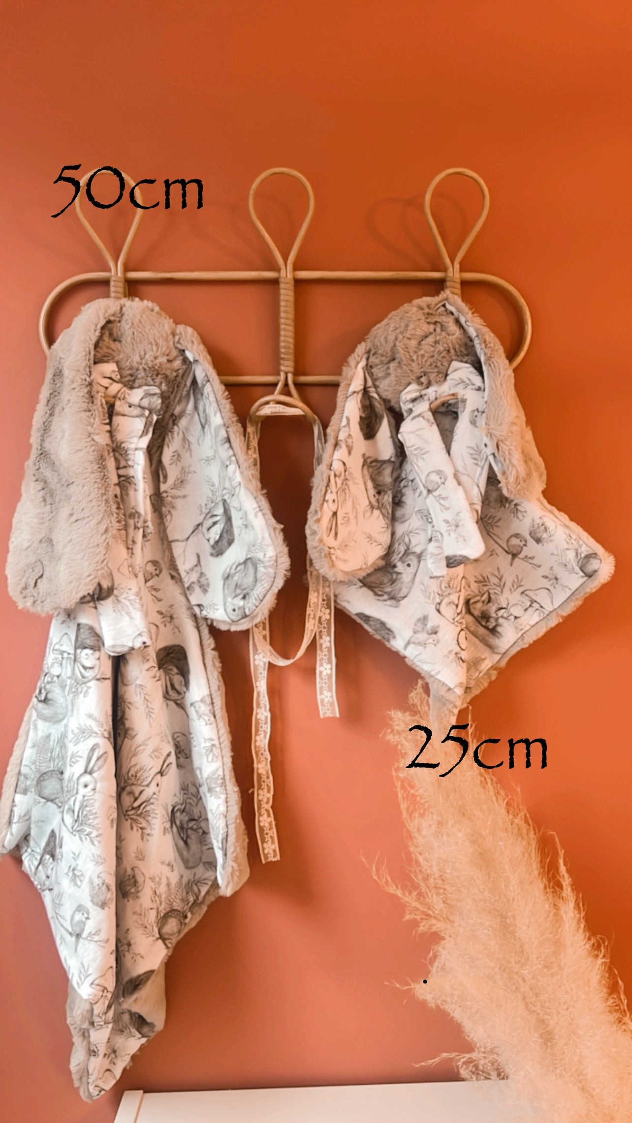 Doudou lapin lange / En fausse fourrure Taupe et en double gaze de coton Bio Animaux de la forêt