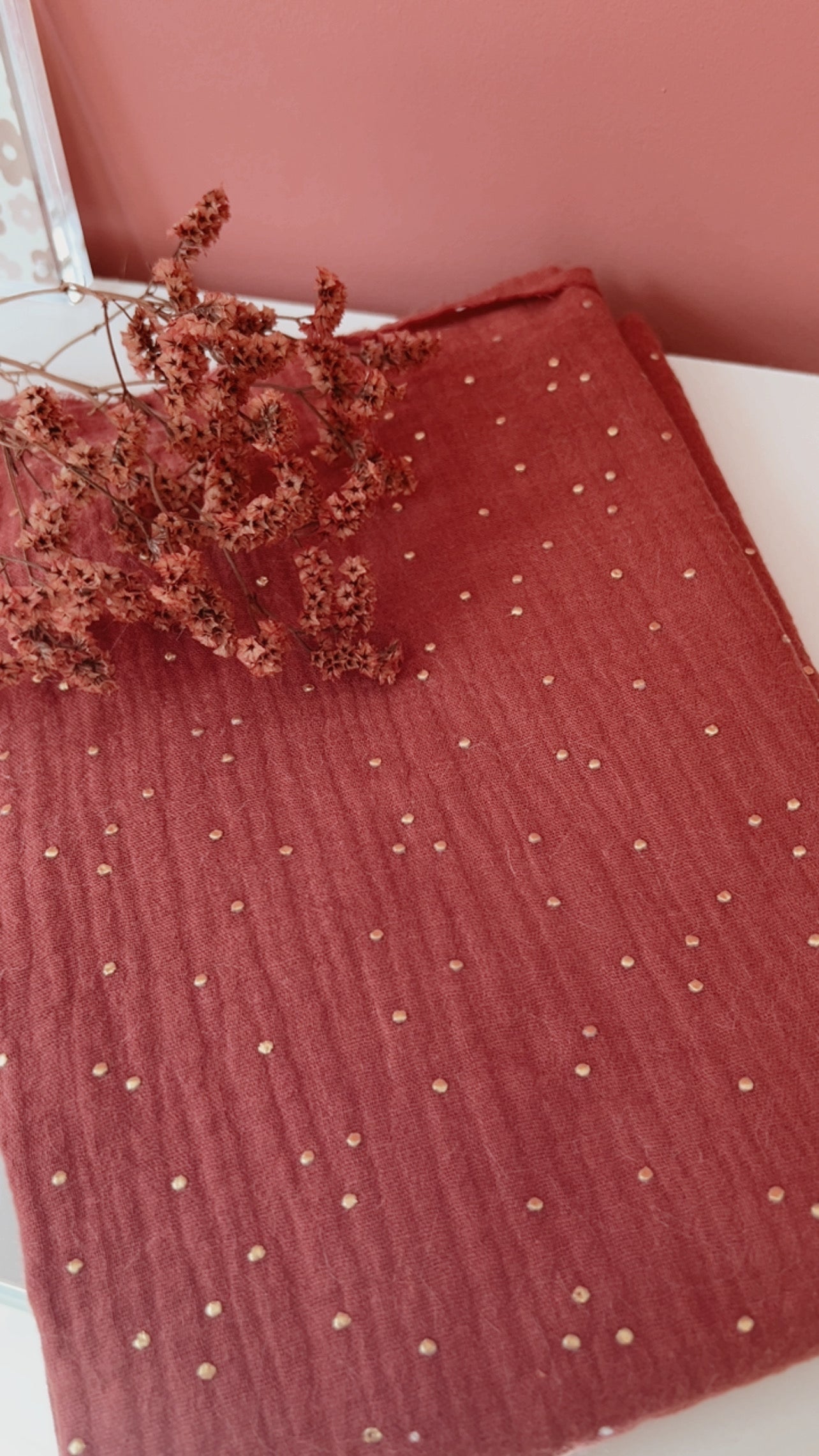 Doudou lange / doudou couverture fourrure - Pois dorés. L atelier Oz et fee