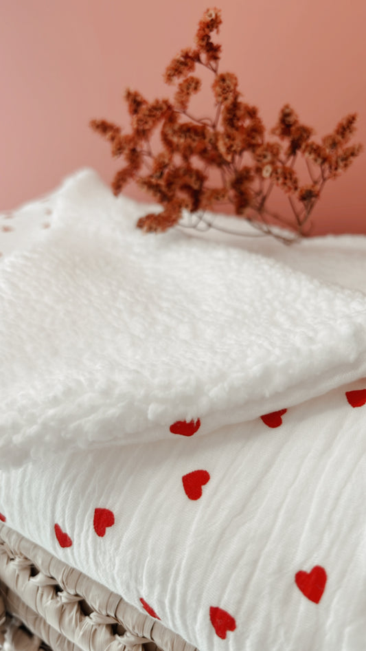 Ma couverture douce Petits cœurs rouges - Sherpa blanche