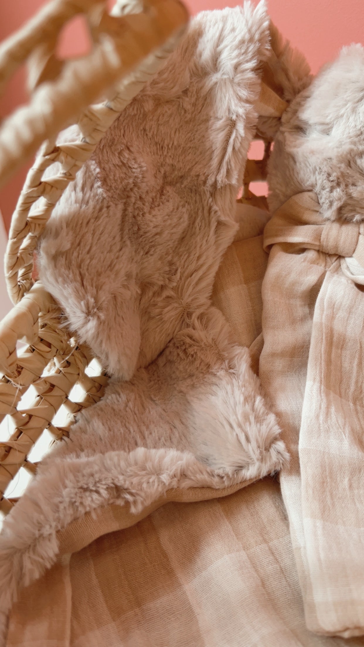Doudou lapin lange en Fourrure taupe - Vichy Nude & beige