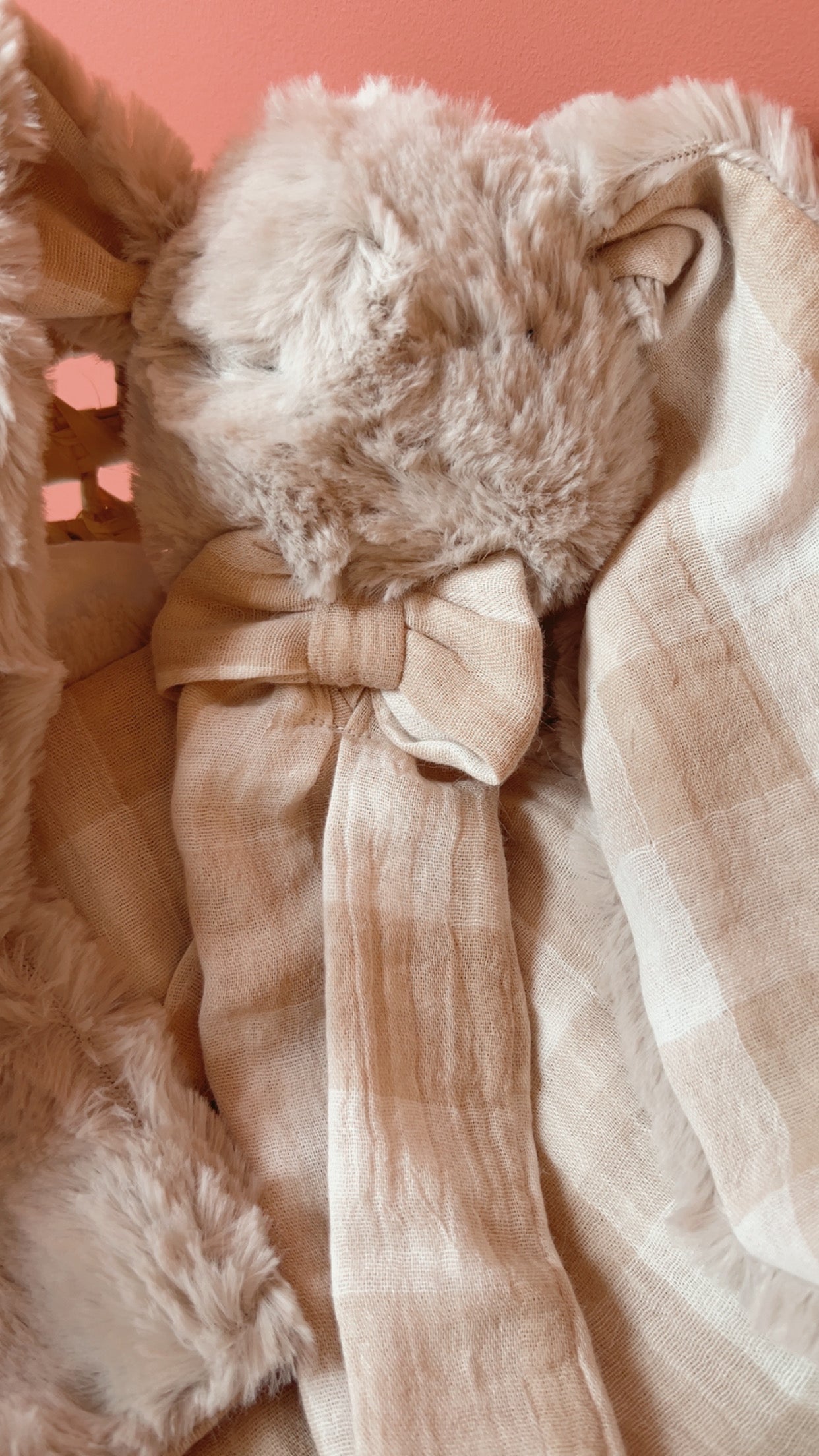 Doudou lapin lange en Fourrure taupe - Vichy Nude & beige