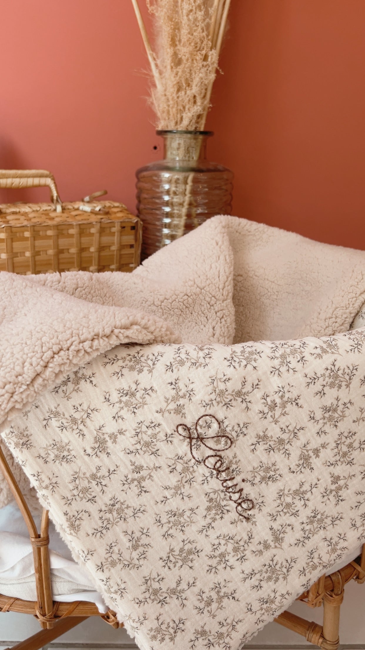 Couverture COLETTE Sherpa ivoire double gaze de coton écru fleuris, couverture bébé personnalisée, cadeau naissance, 70x100cm