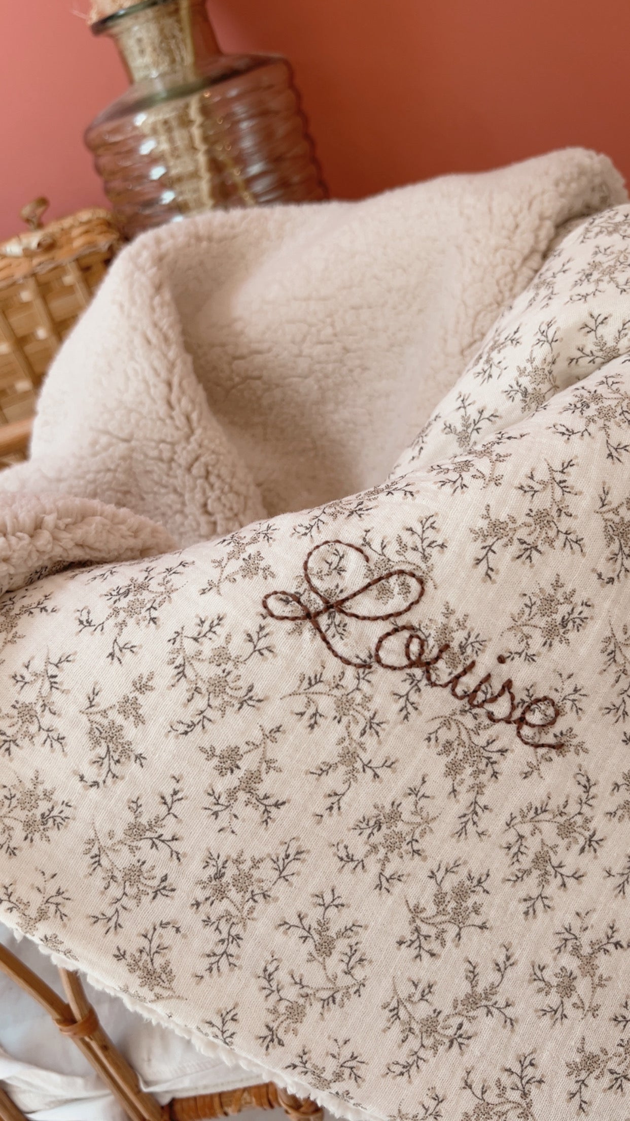Couverture COLETTE Sherpa ivoire double gaze de coton écru fleuris, couverture bébé personnalisée, cadeau naissance, 70x100cm