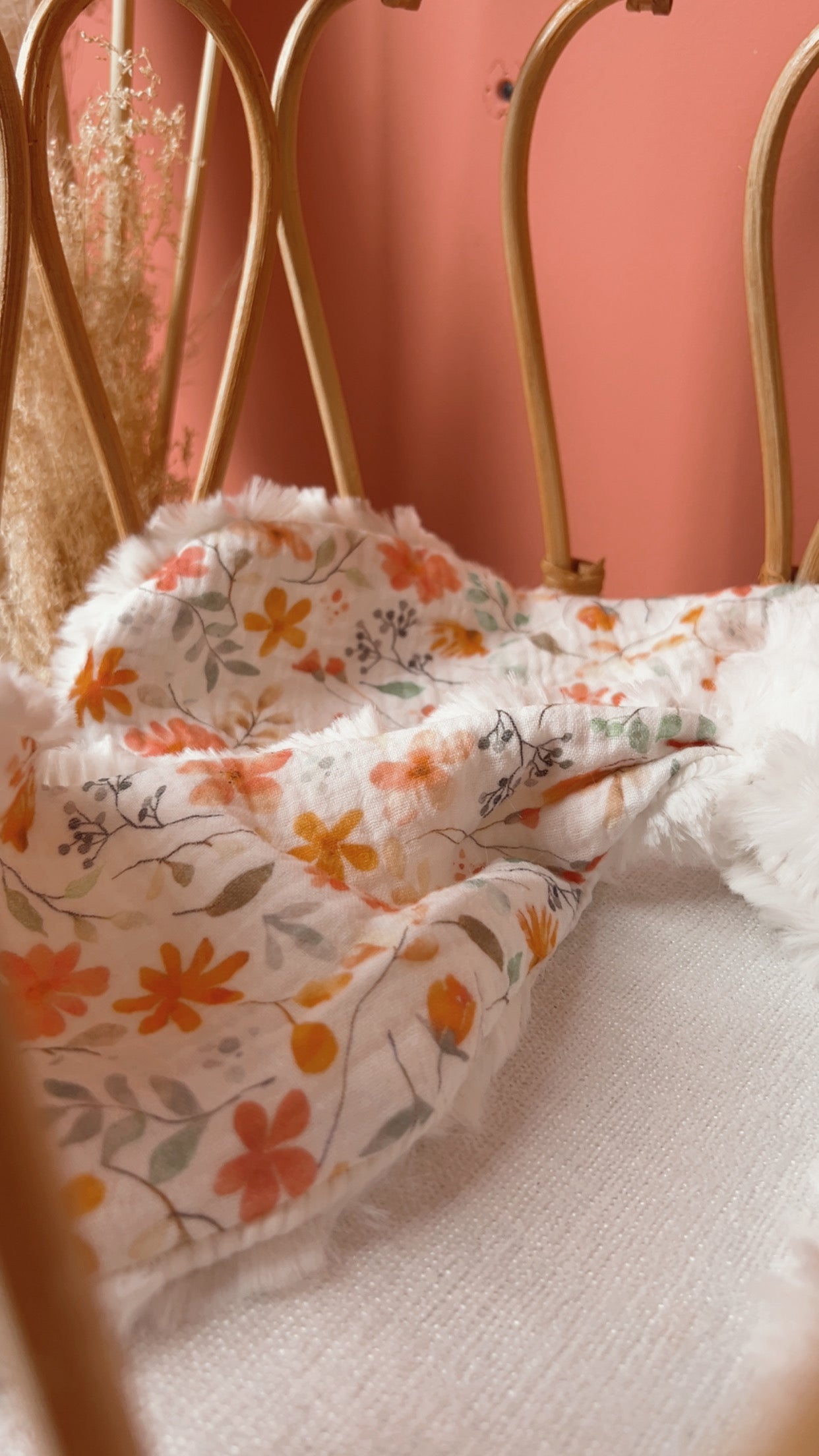Doudou lapin lange PERNELLE en fausse fourrure écru ou taupe et gaze de coton,| cadeau naissance