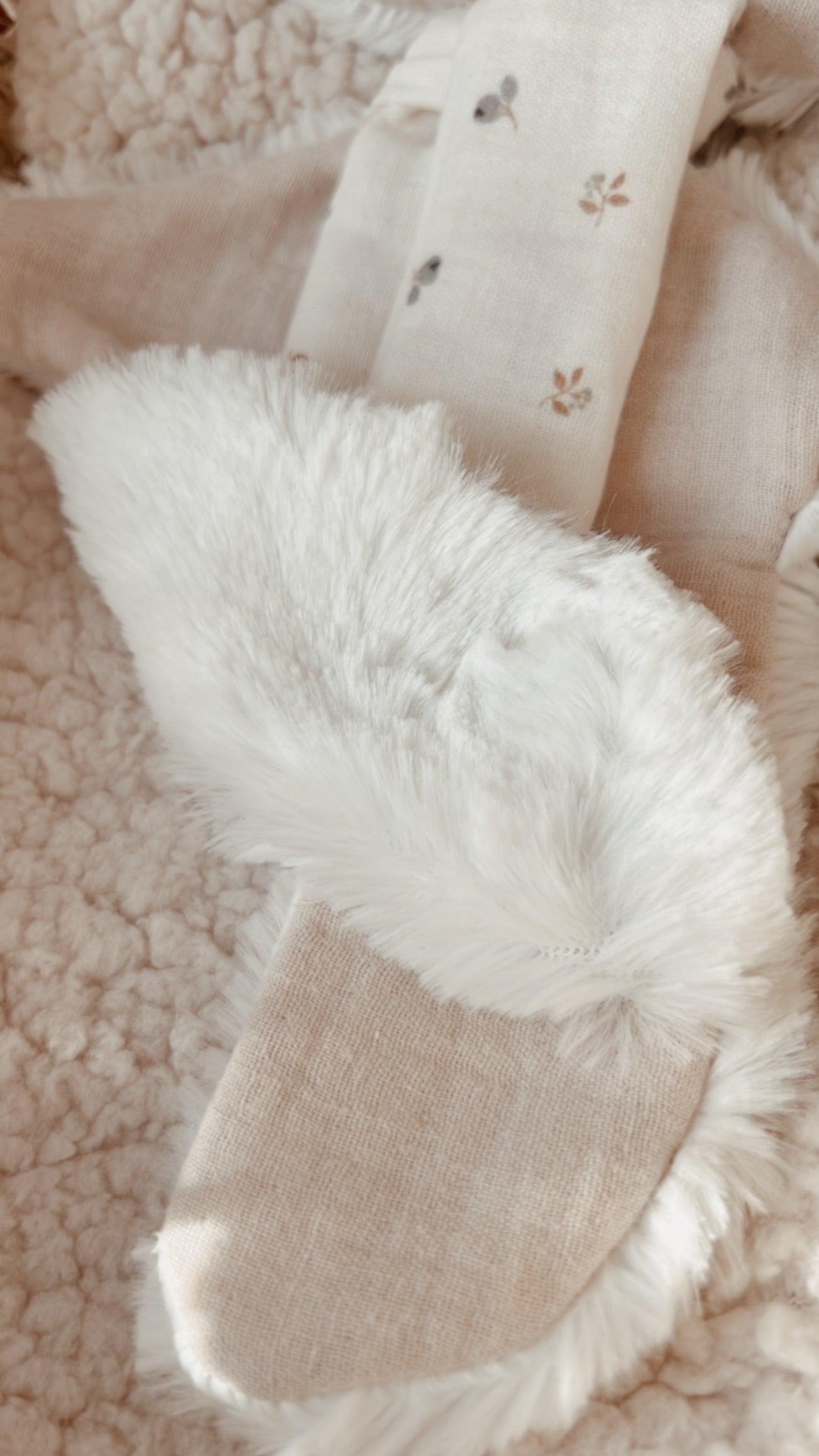 Doudou plat renard en fausse fourrure écru et gaze de coton uni certifié Oeko-tex
