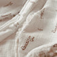 Doudou lange / doudou couverture en fausse fourrure Fantaisy beige et en doubles gazes de coton blanc cassé et Girafons L atelier Oz et fee