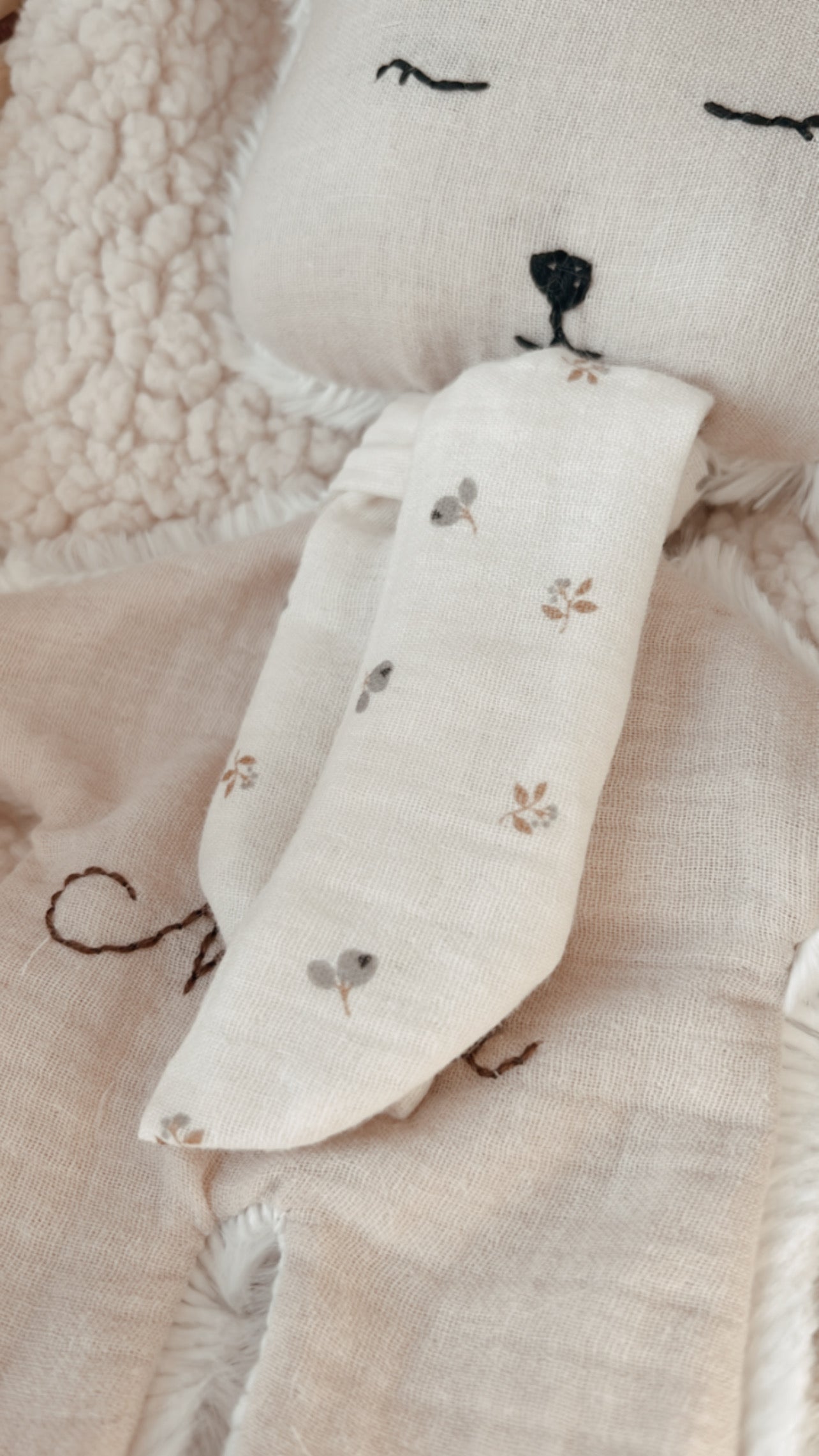 Doudou plat renard en fausse fourrure écru et gaze de coton uni certifié Oeko-tex
