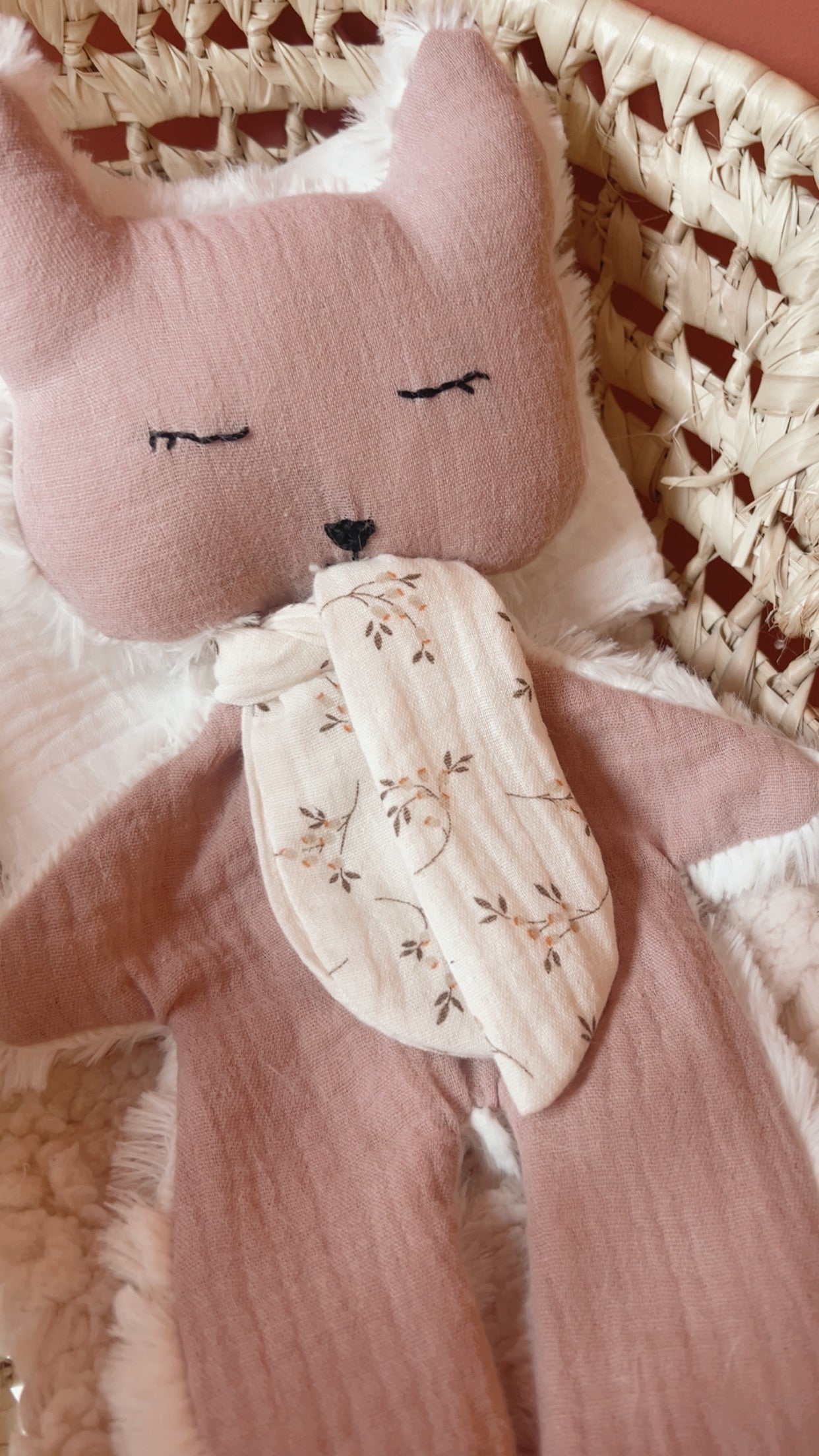 Doudou plat renard en fausse fourrure écru et gaze de coton uni certifié Oeko-tex