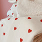 Couverture Love Sherpa ivoire - Grands coeurs rouges L atelier Oz et fee