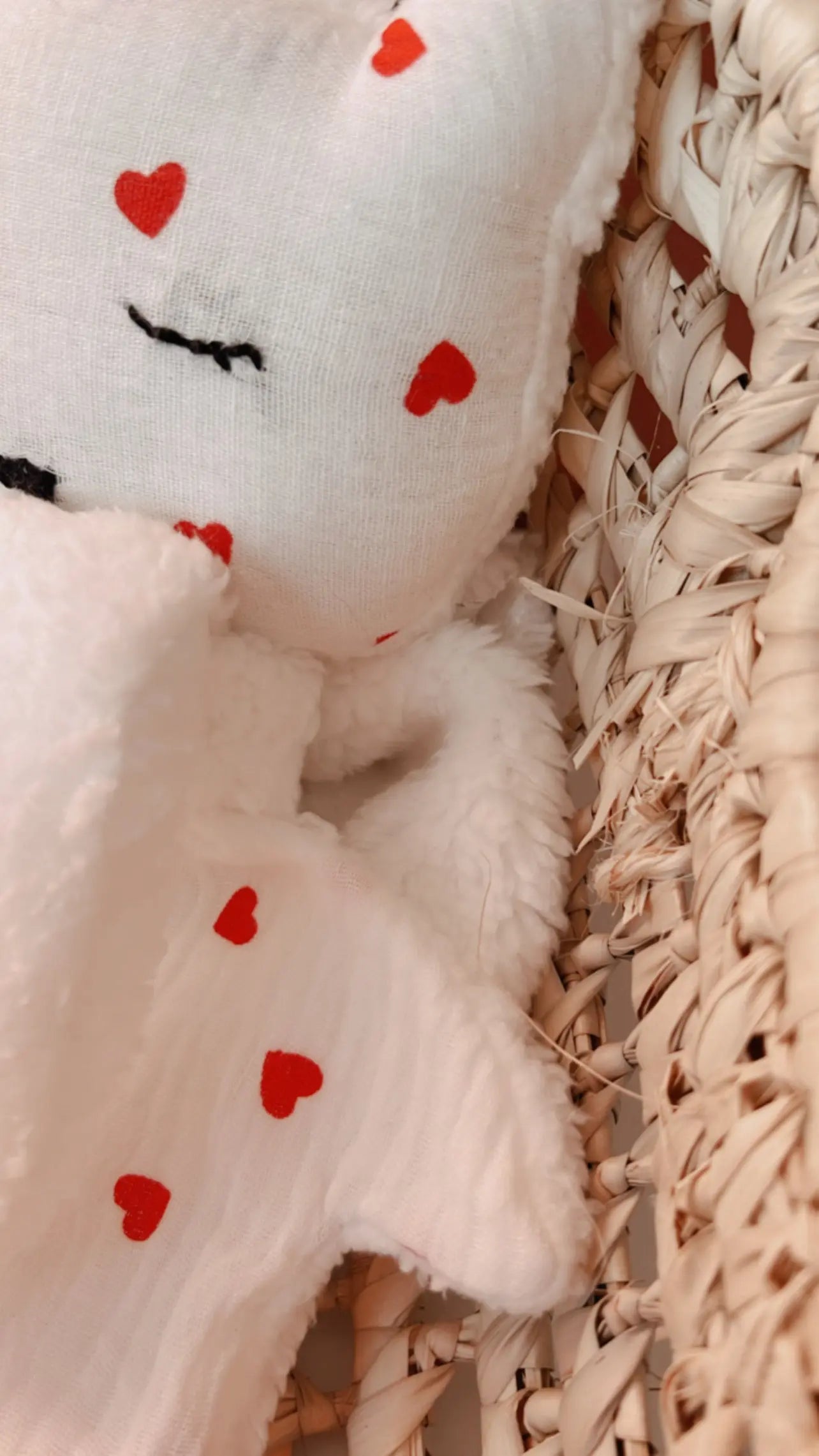 Doudou plat renard en Sherpa lait et gaze de coton à motifs. L atelier Oz et fee