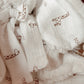 Doudou lapin lange / doudou couverture en fausse fourrure écru et gaze de coton Bio Girafons L atelier Oz et fee