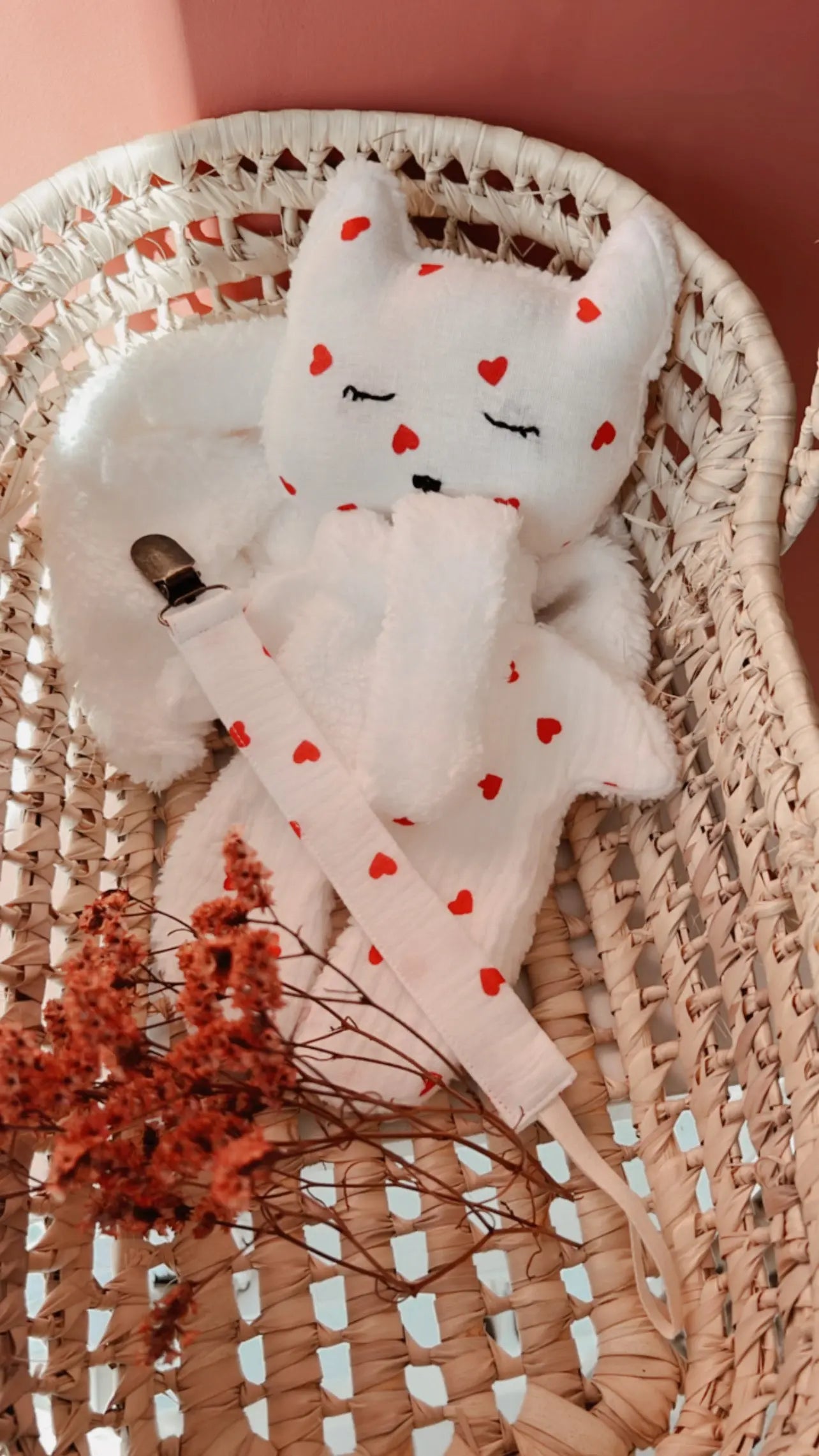 Doudou plat renard en Sherpa lait et gaze de coton à motifs. L atelier Oz et fee
