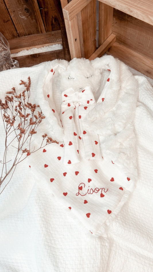 Doudou lange / doudou couverture lapin Petits cœurs rouges