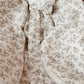 Doudou lange / doudou couverture en fausse fourrure écru  et gaze de coton écru à motifs fleuris L atelier Oz et fee
