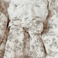 Doudou lange / doudou couverture en fausse fourrure écru  et gaze de coton écru à motifs fleuris L atelier Oz et fee