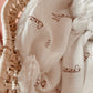Doudou lapin lange / doudou couverture en fausse fourrure écru et gaze de coton Bio Girafons L atelier Oz et fee