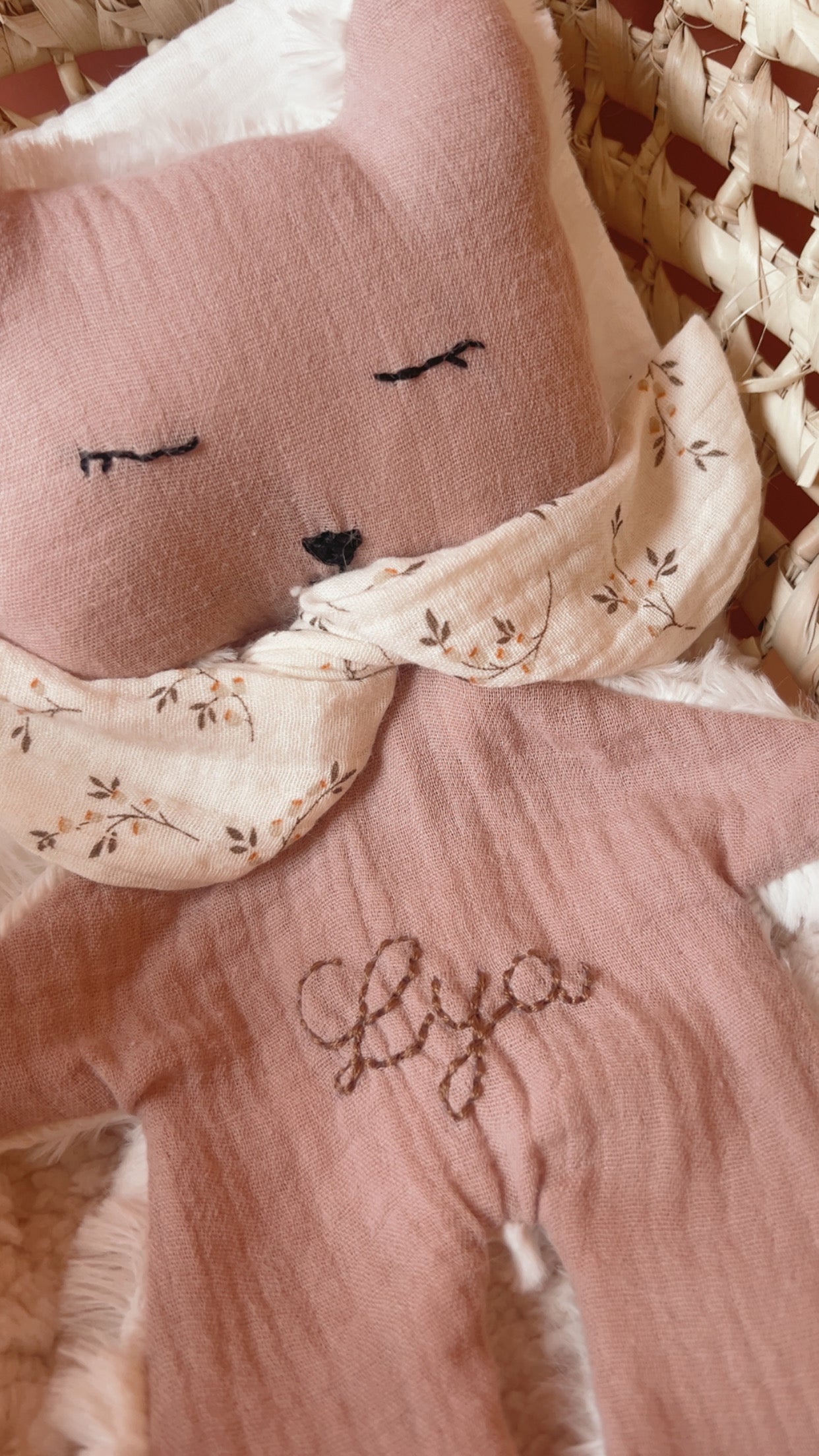 Doudou plat renard en fausse fourrure écru et gaze de coton uni certifié Oeko-tex
