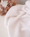 Couverture SAND & Mocha mousse en Sherpa lait ou ivoire et gaze de coton BIO à motifs aux couleurs d'automne, couverture chaude pour bébé
