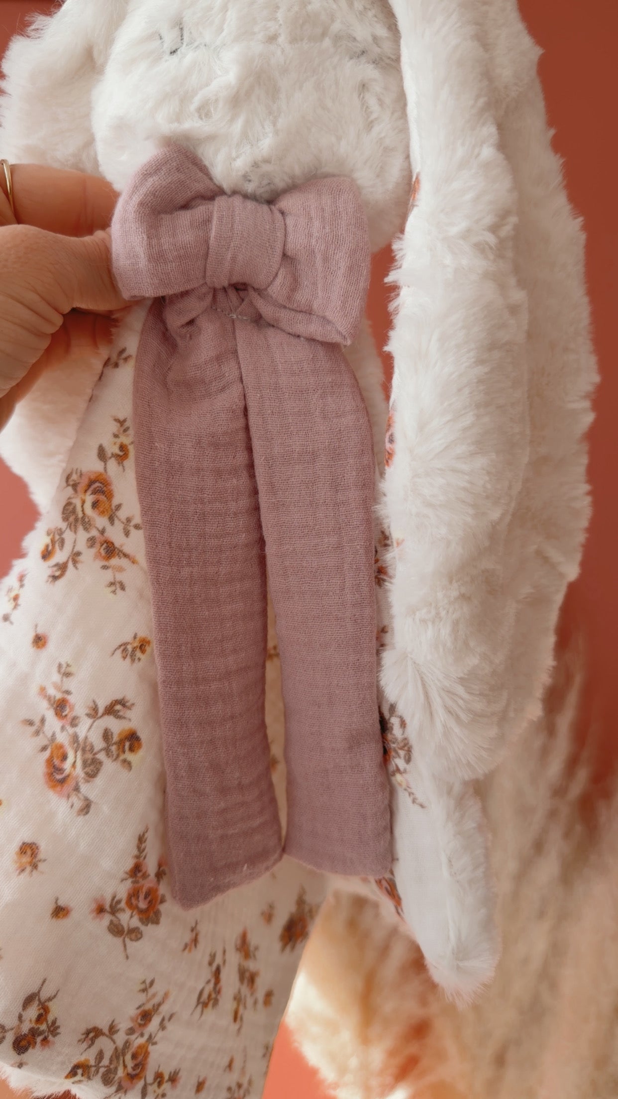 Doudou lapin lange 25cm, fourrures aux choix et gaze de coton Nina