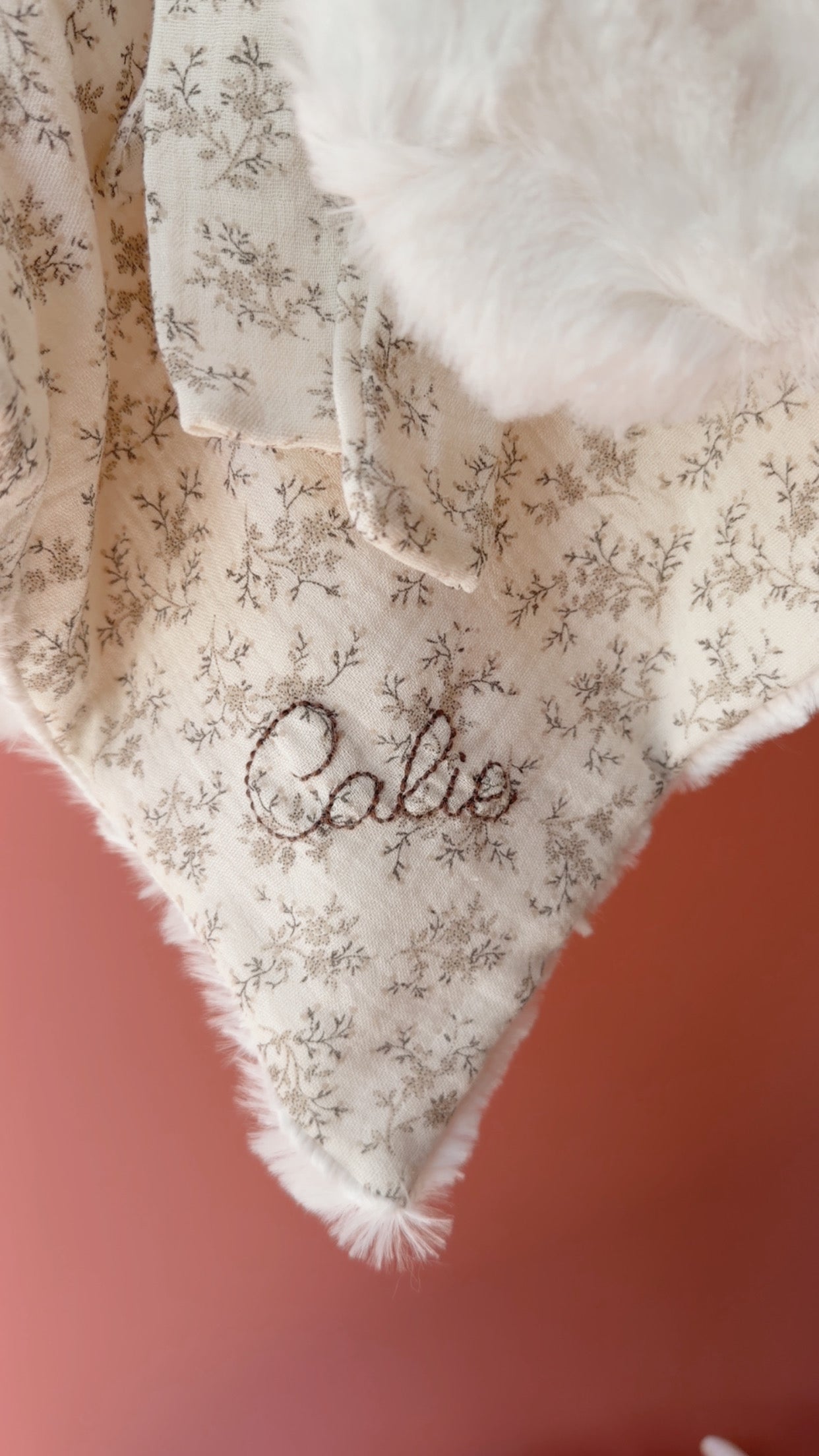 Personnalise le doudou lapin lange en 25cm  avec les nouveaux tissus de la collection été 2026