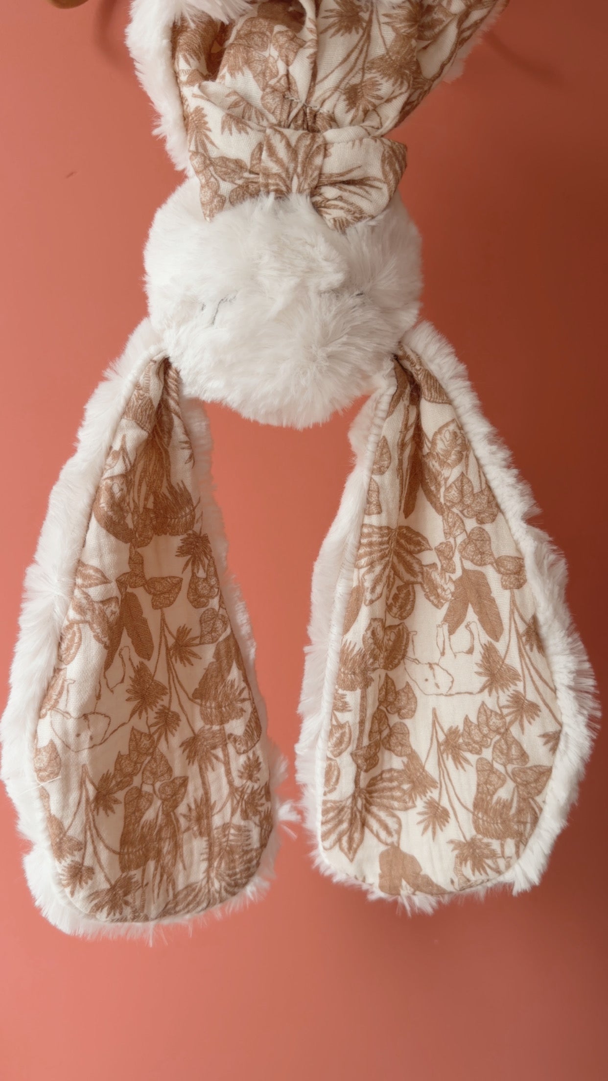 Doudou lapin lange 25cm, fourrure à Vagues écru et gaze de coton Savane Sand & mocha mousse