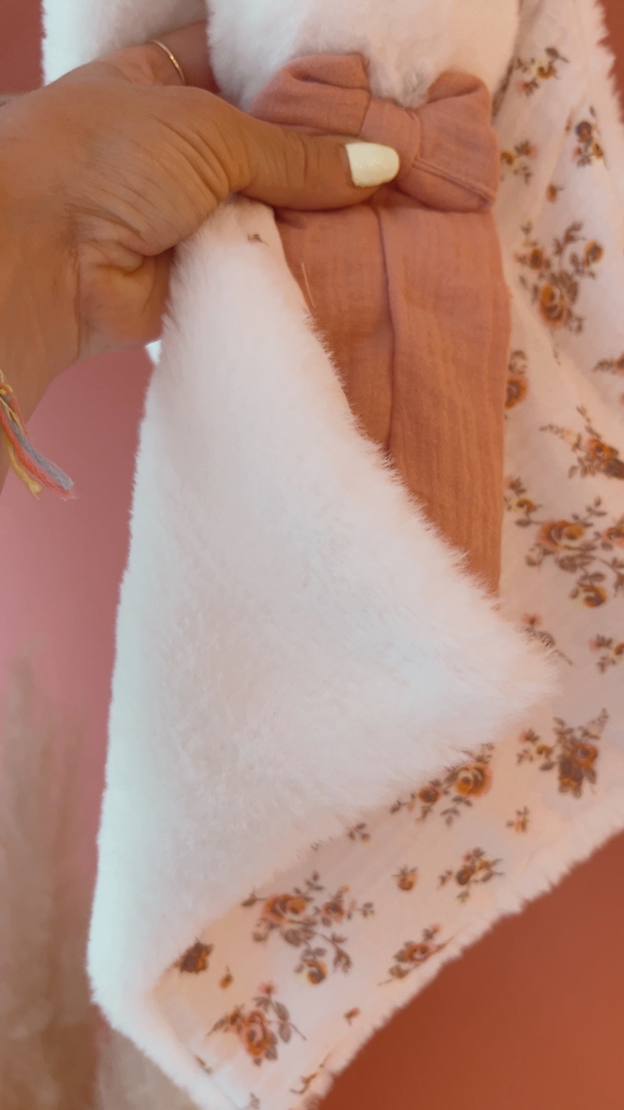 Doudou lapin lange 25cm, fourrures aux choix et gaze de coton Nina