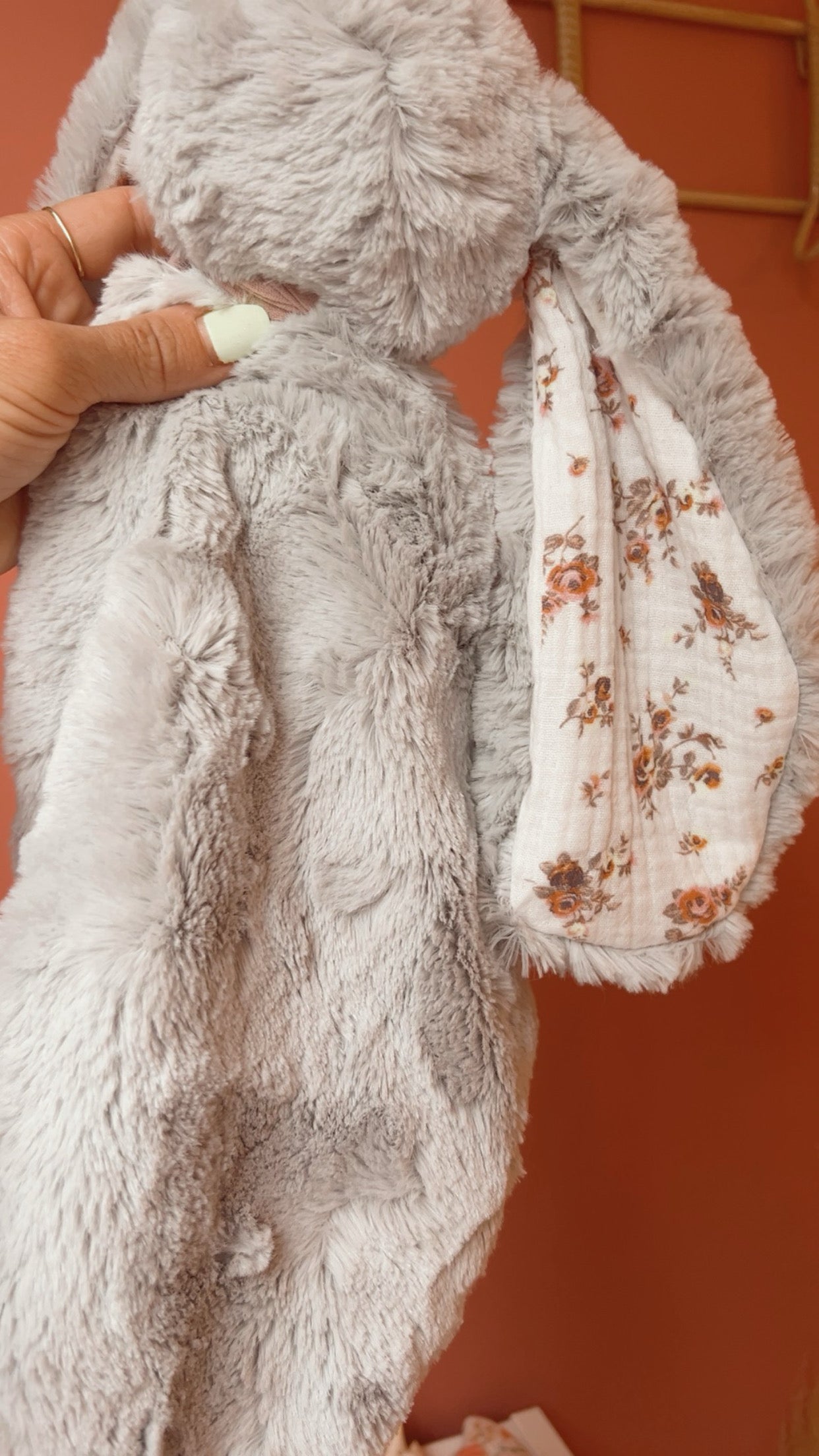 Doudou lapin lange 25cm, fourrures aux choix et gaze de coton Nina