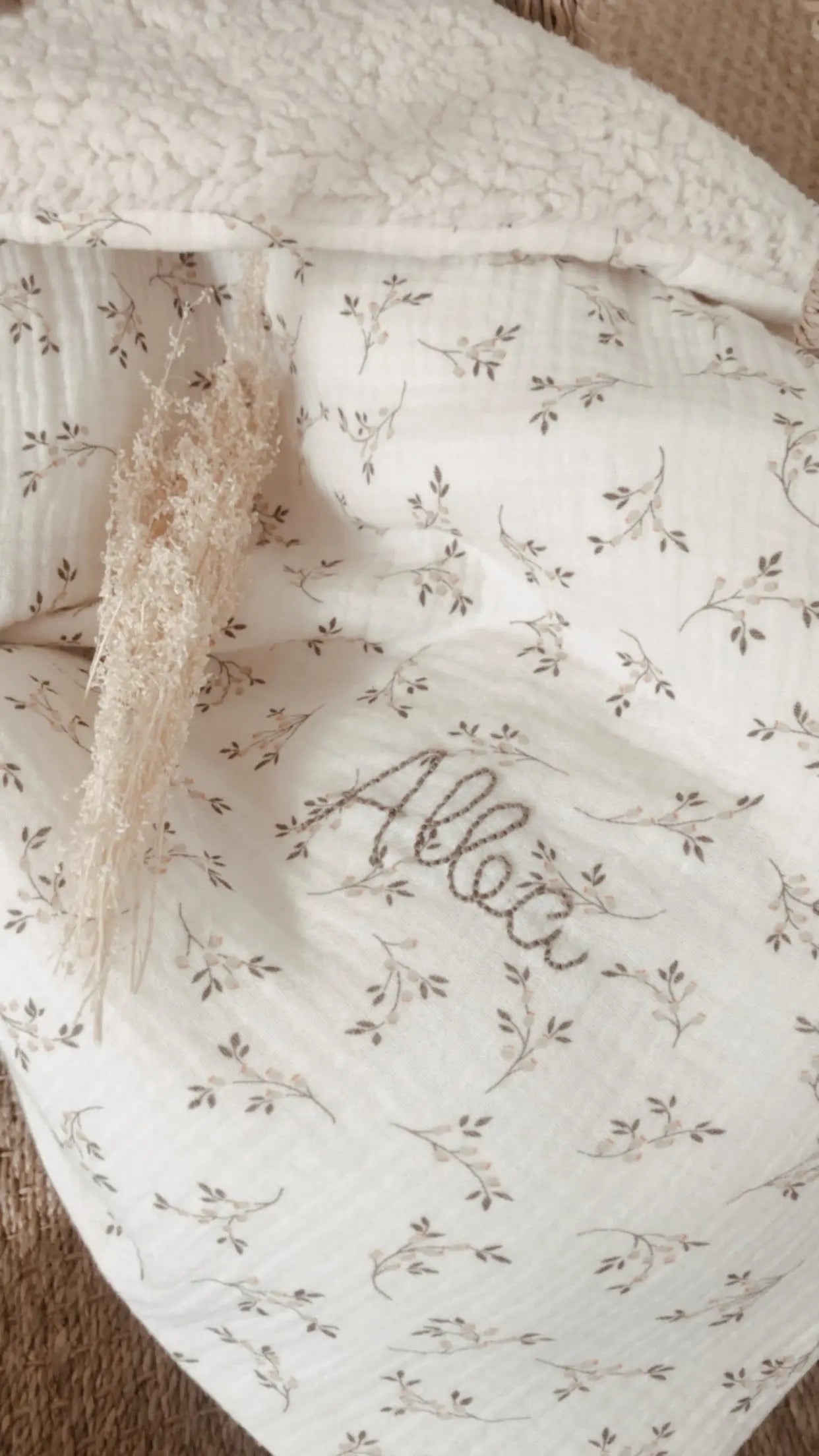Ma couverture SIMONE - écru à motifs fleuris L atelier Oz et fee